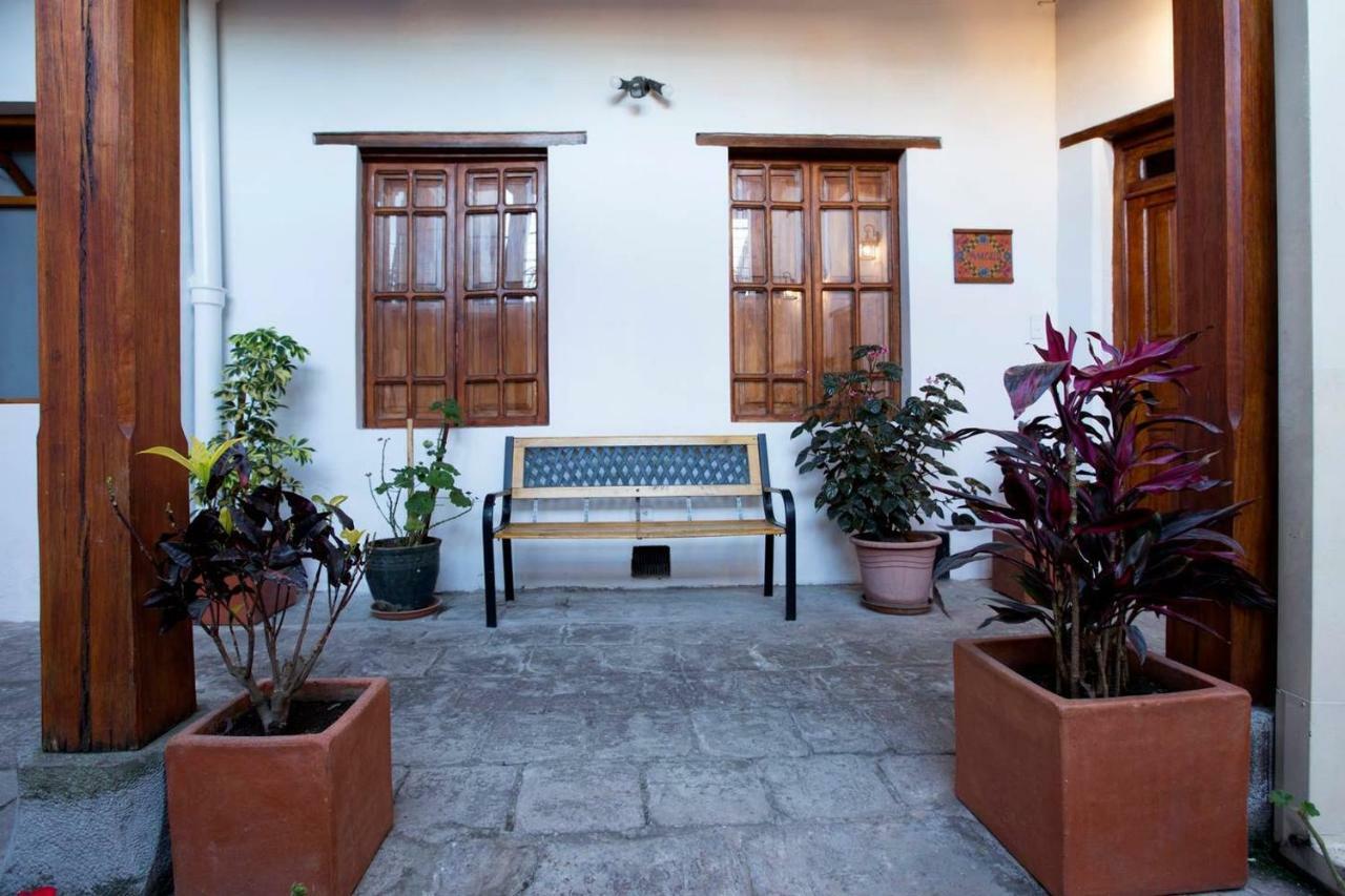 Casa Lunaloma - Boutique Apartments Quito Esterno foto